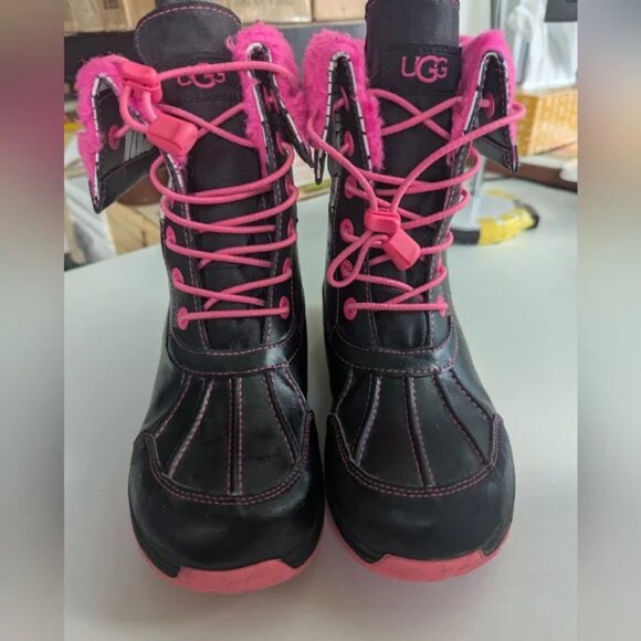 Ugg Butte Winter Boots Girl's Youth Size 2 - Picture 2 of 5